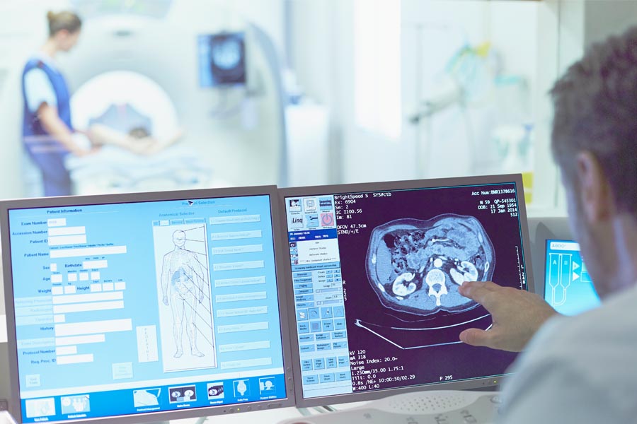 iStock-493216371-CT-KontrollMonitore-900x600